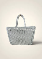 Sac en crochet lurex argent pour femme vue de face.